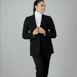 Seventy black crepe blazer